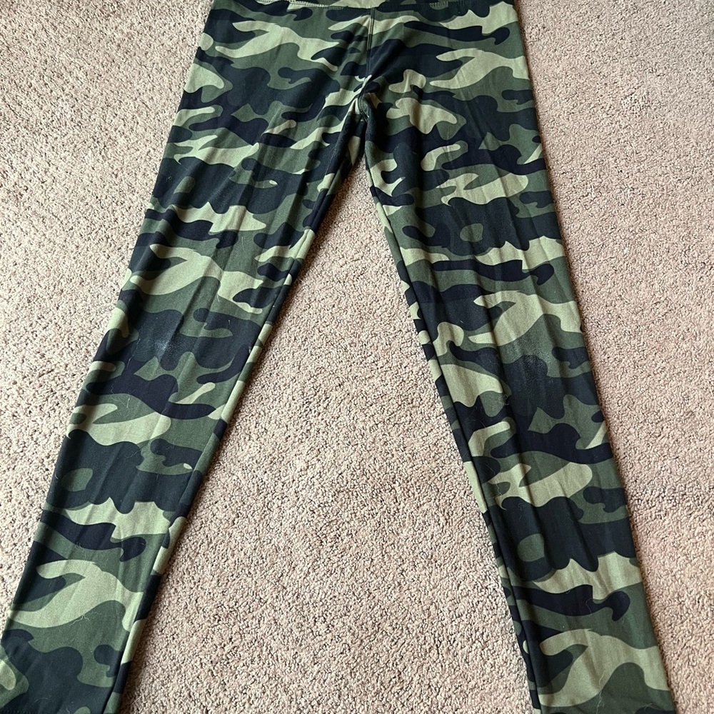 Danskin Green Camo Leggings